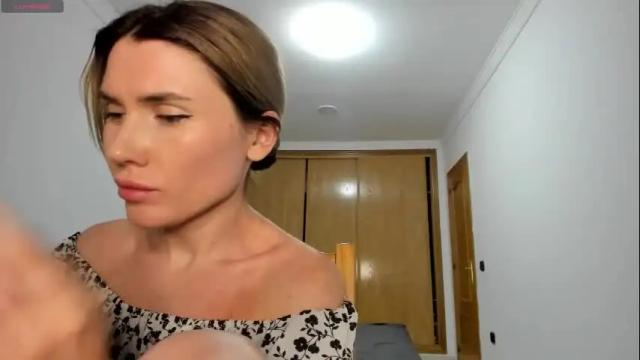 Thumbnail 3, cameron_kitty's Stream at Chaturbate, 8 months ago