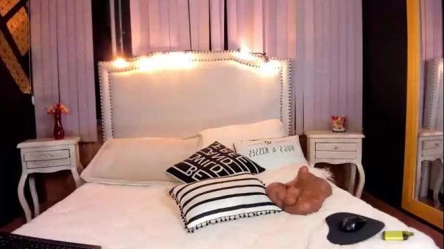 Image 3 of cami_cruzz Stream on Chaturbate on 1 month ago