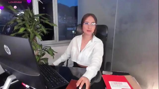 Image 2 of cami_cruzz Stream on Chaturbate on 1 month ago