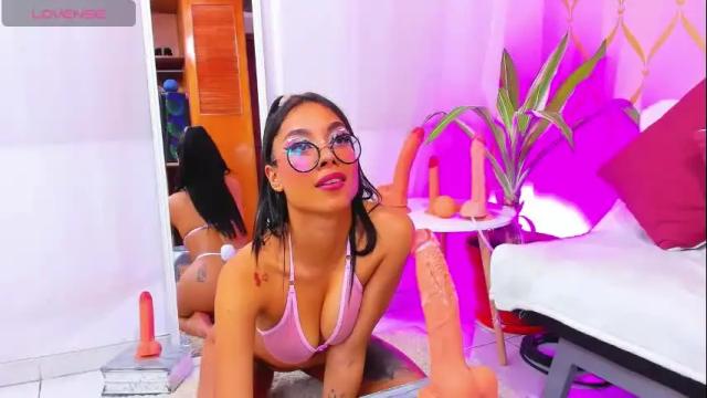 Image 2 of cami_evanns Stream on Chaturbate on 1 month ago