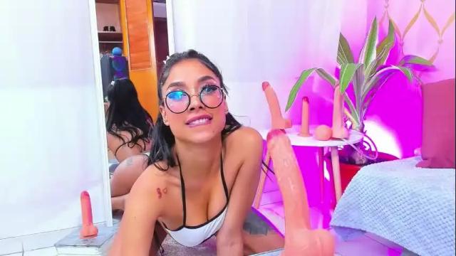 Image 3 of cami_evanns Stream on Chaturbate on 1 month ago