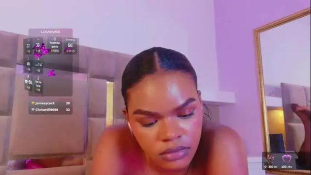 Image 10 of camiestrada Stream on Chaturbate on 1 month ago