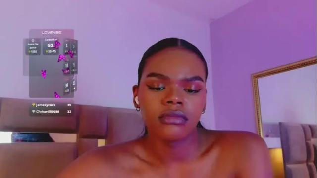 Image 3 of camiestrada Stream on Chaturbate on 1 month ago