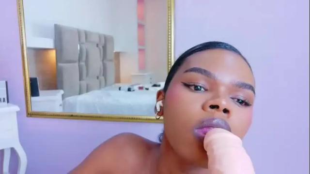 Image 6 of camiestrada Stream on Chaturbate on 1 month ago