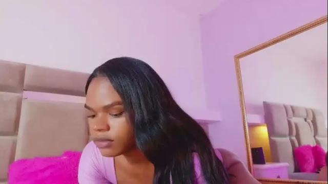 Image 10 of camiestrada Stream on Chaturbate on 1 month ago