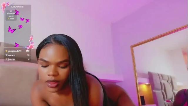 Image 6 of camiestrada Stream on Chaturbate on 1 month ago