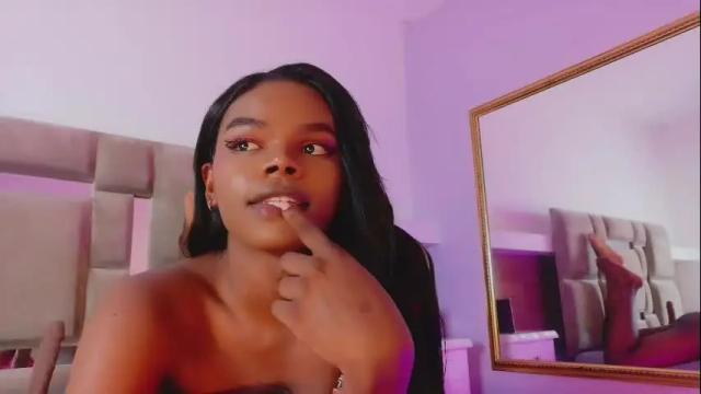 Image 7 of camiestrada Stream on Chaturbate on 1 month ago
