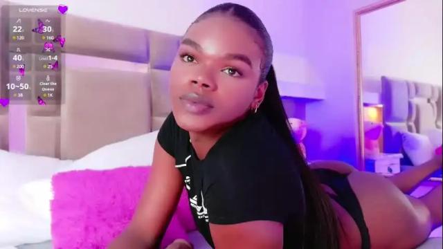Image 4 of camiestrada Stream on Chaturbate on 9 days ago