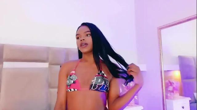 Image 12 of camiestrada Stream on Chaturbate on 2 days ago