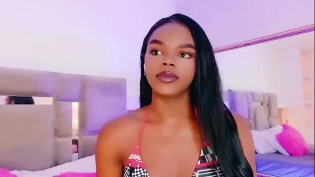 Image 2 of camiestrada Stream on Chaturbate on 2 days ago