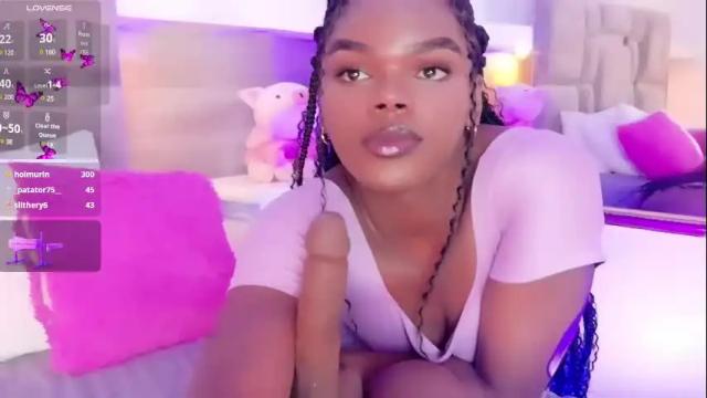Image 4 of camiestrada Stream on Chaturbate on 1 month ago