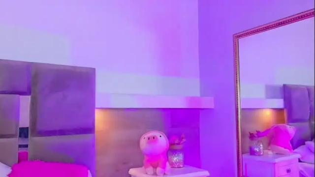 Image 3 of camiestrada Stream on Chaturbate on 1 month ago