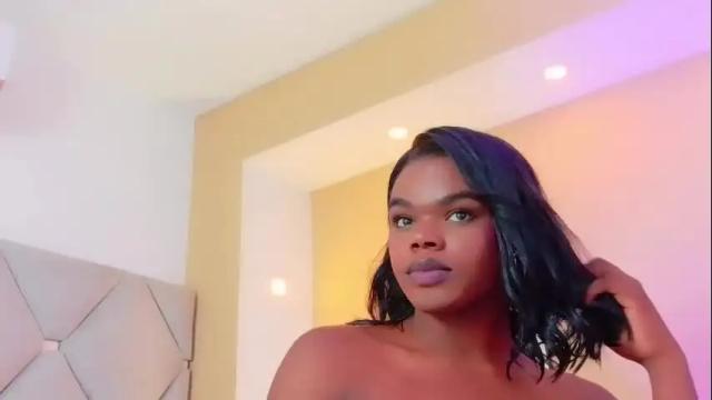 Image 2 of camiestrada Stream on Chaturbate on 9 days ago