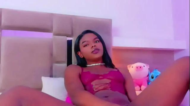 Image 3 of camiestrada Stream on Chaturbate on 2 months ago