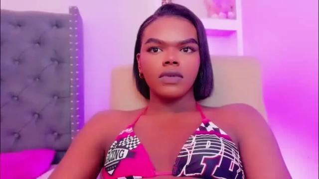 Image 4 of camiestrada Stream on Chaturbate on 1 month ago