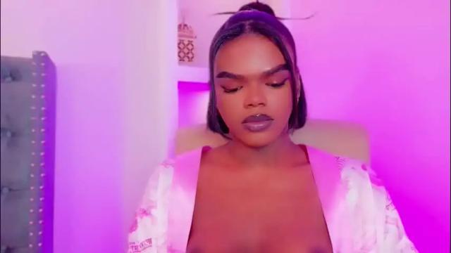 Image 3 of camiestrada Stream on Chaturbate on 1 month ago