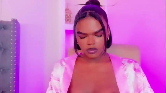 Image 4 of camiestrada Stream on Chaturbate on 1 month ago