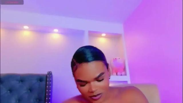 Image 12 of camiestrada Stream on Chaturbate on 1 month ago