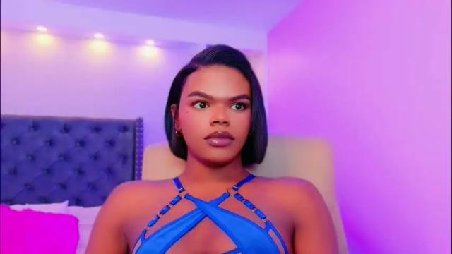 Image 3 of camiestrada Stream on Chaturbate on 1 month ago