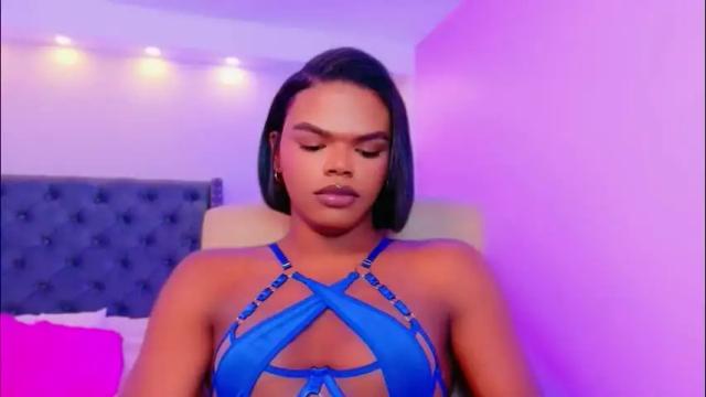 Image 4 of camiestrada Stream on Chaturbate on 1 month ago
