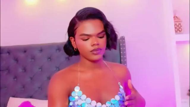 Image 12 of camiestrada Stream on Chaturbate on 1 month ago