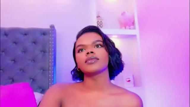 Image 10 of camiestrada Stream on Chaturbate on 1 month ago