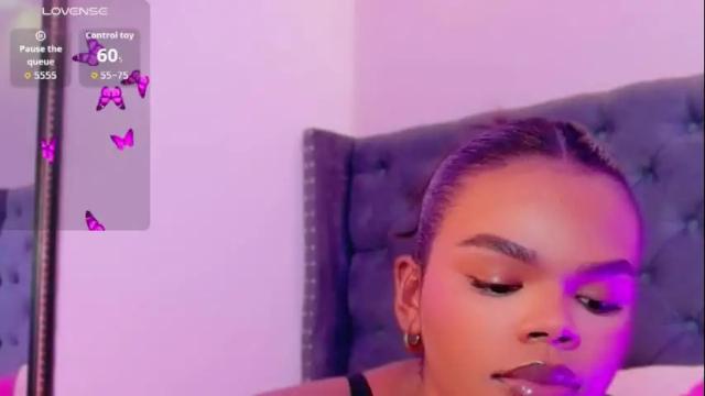 Image 11 of camiestrada Stream on Chaturbate on 1 month ago