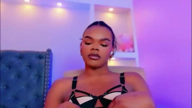 Image 3 of camiestrada Stream on Chaturbate on 1 month ago