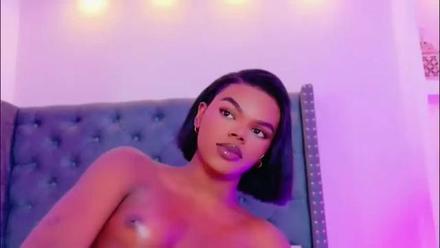 Image 12 of camiestrada Stream on Chaturbate on 28 days ago