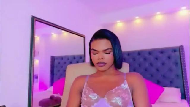 Image 2 of camiestrada Stream on Chaturbate on 28 days ago