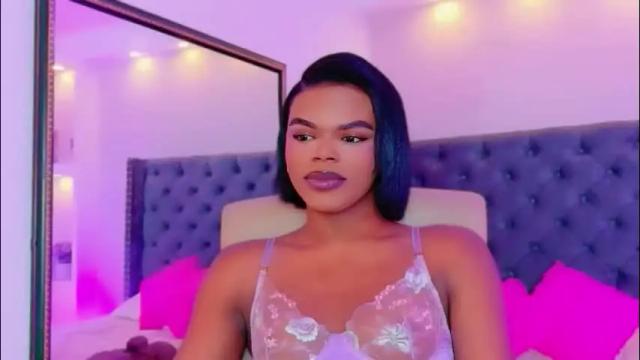 Image 3 of camiestrada Stream on Chaturbate on 28 days ago