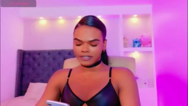 Image 4 of camiestrada Stream on Chaturbate on 23 days ago