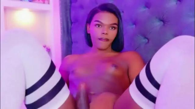 Image 12 of camiestrada Stream on Chaturbate on 2 days ago