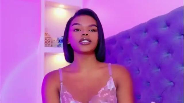 Image 3 of camiestrada Stream on Chaturbate on 2 days ago