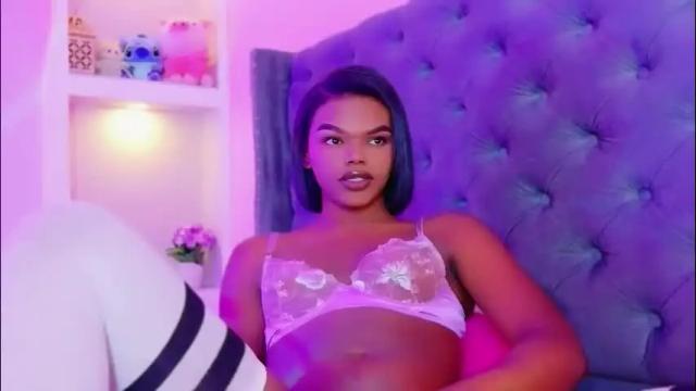 Image 8 of camiestrada Stream on Chaturbate on 2 days ago