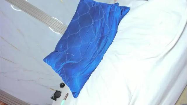 Image 4 of camihornyxxx Stream on Chaturbate on 2 months ago