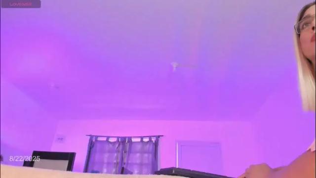Image 2 of camii_desire Stream on Chaturbate on 2 months ago