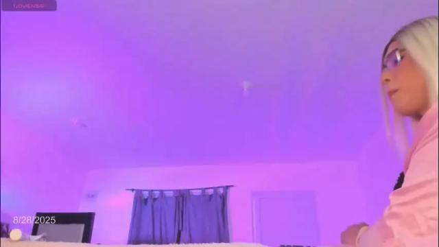 Image 11 of camii_desire Stream on Chaturbate on 1 month ago
