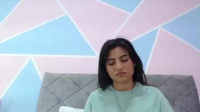 Image 4 of camii_fox Stream on Chaturbate on 19 months ago