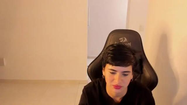 Image 3 of camiila_sweet20 Stream on Chaturbate on 15 months ago