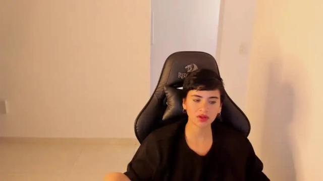 Image 7 of camiila_sweet20 Stream on Chaturbate on 15 months ago