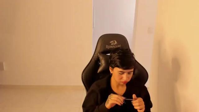 Image 8 of camiila_sweet20 Stream on Chaturbate on 15 months ago