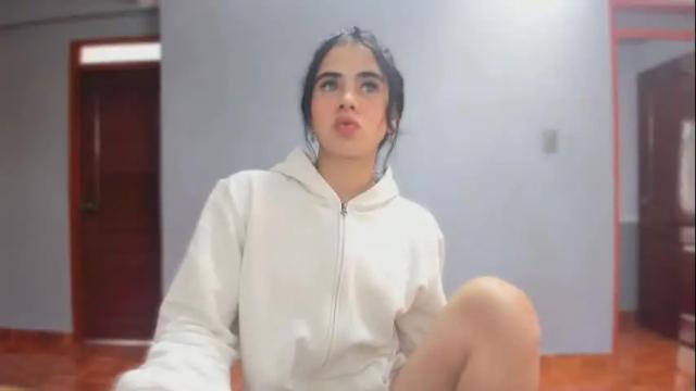 Image 12 of camiila_sweet20 Stream on Chaturbate on 2 months ago