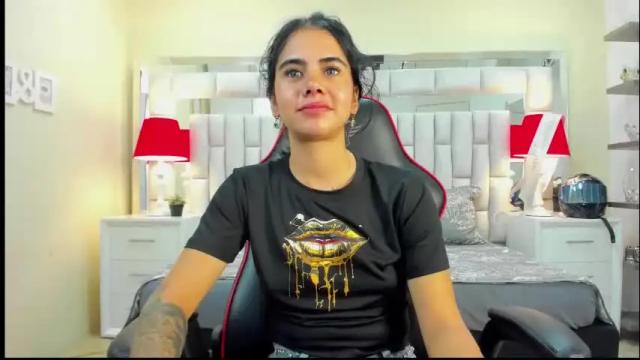 Image 8 of camiila_sweet20 Stream on Chaturbate on 2 months ago