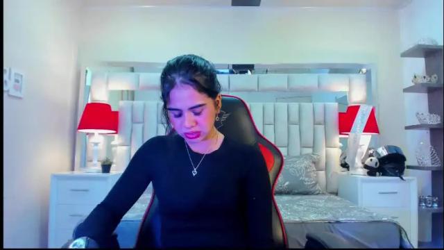 Image 10 of camiila_sweet20 Stream on Chaturbate on 2 months ago