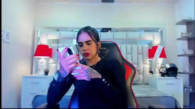 Image 3 of camiila_sweet20 Stream on Chaturbate on 2 months ago