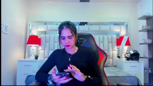 Image 4 of camiila_sweet20 Stream on Chaturbate on 2 months ago