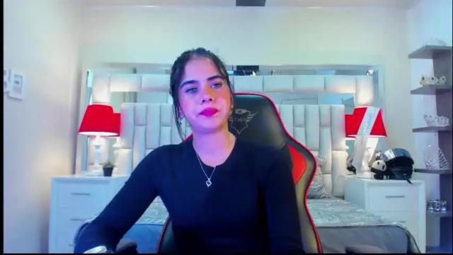 Image 7 of camiila_sweet20 Stream on Chaturbate on 2 months ago