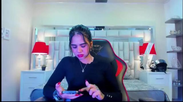 Image 8 of camiila_sweet20 Stream on Chaturbate on 2 months ago