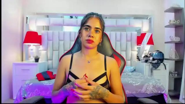 Image 11 of camiila_sweet20 Stream on Chaturbate on 2 months ago